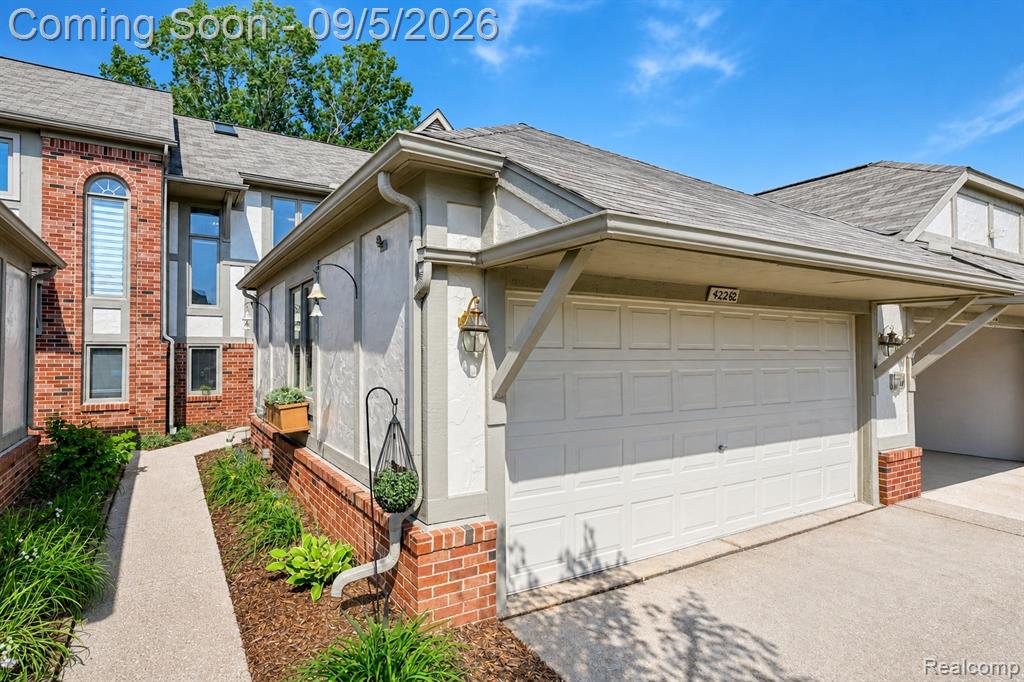 42262 Saratoga Circle Property Photo 1