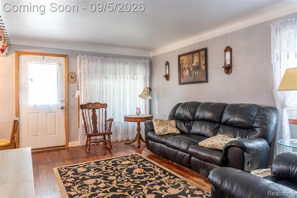 6620 Gahona Avenue Property Photo 10