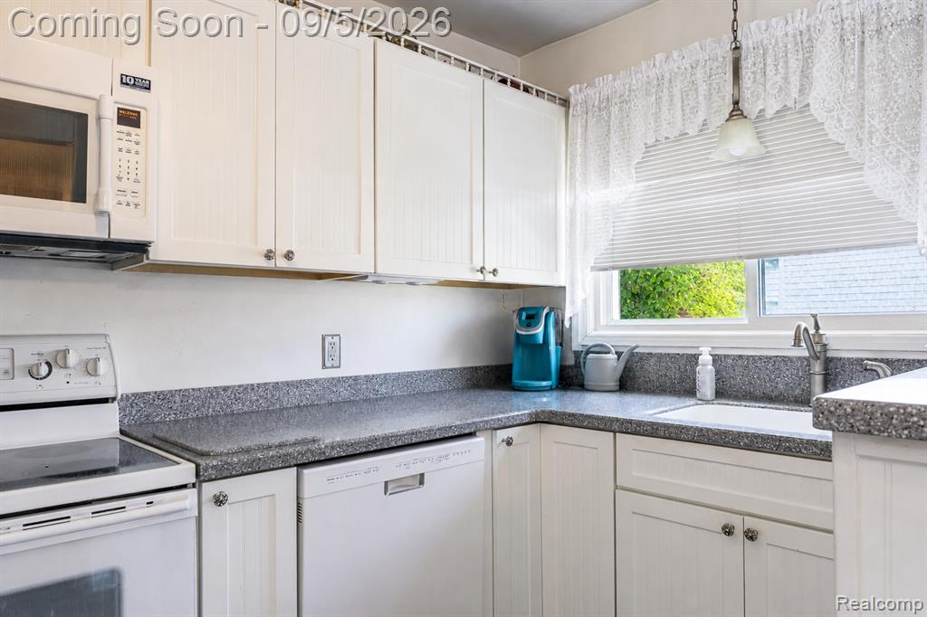 6620 Gahona Avenue Property Photo 15