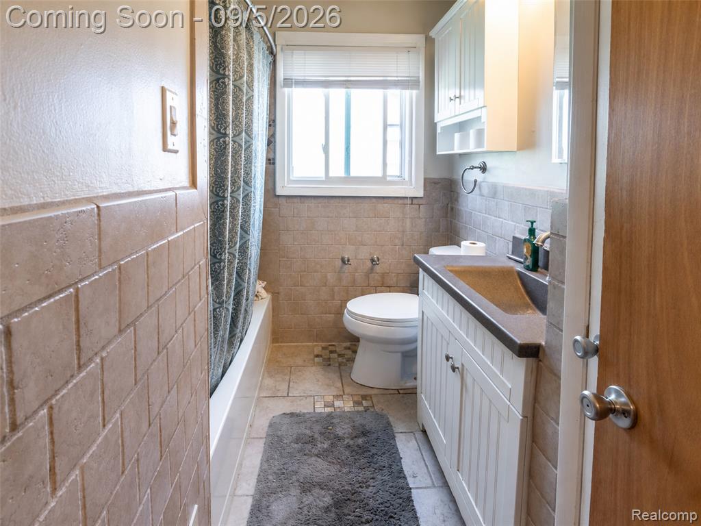 6620 Gahona Avenue Property Photo 18