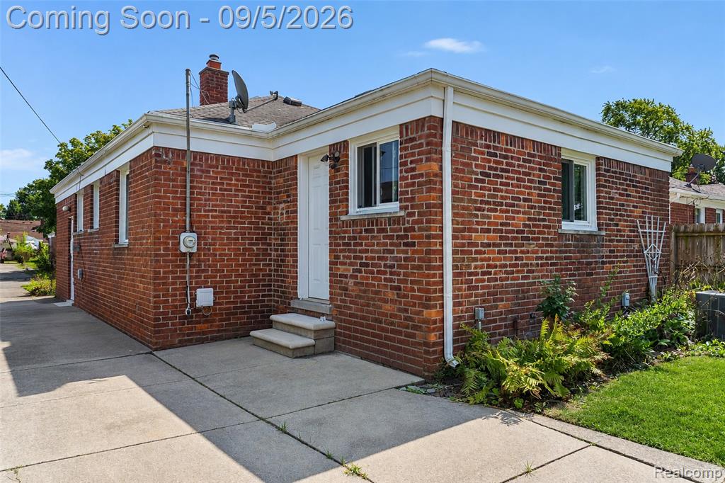 6620 Gahona Avenue Property Photo 28