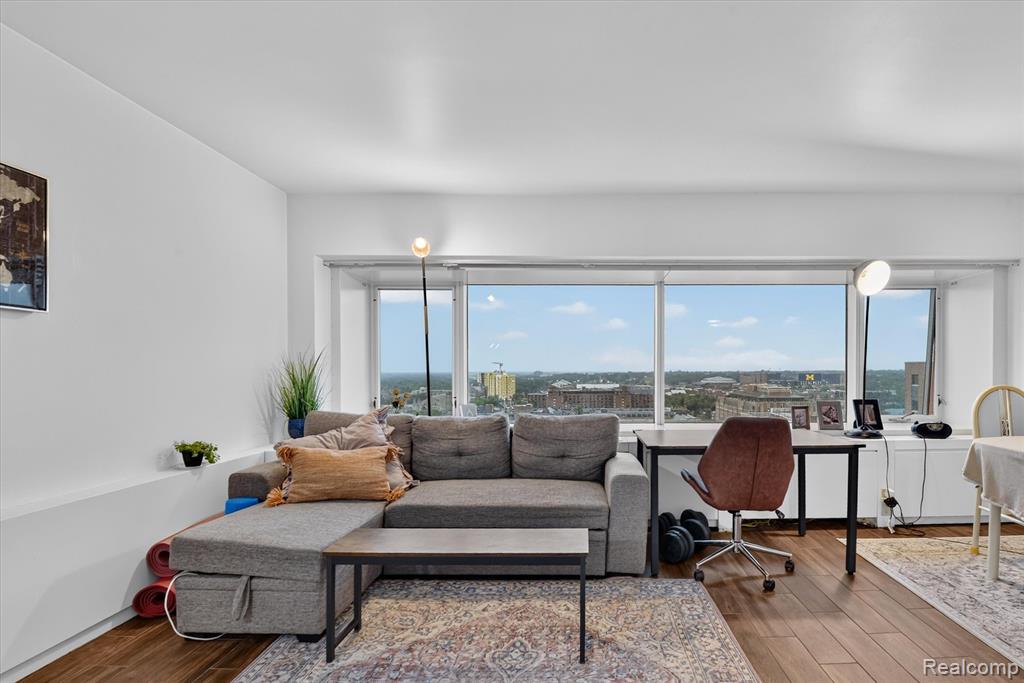 555 E William Street Property Photo 8