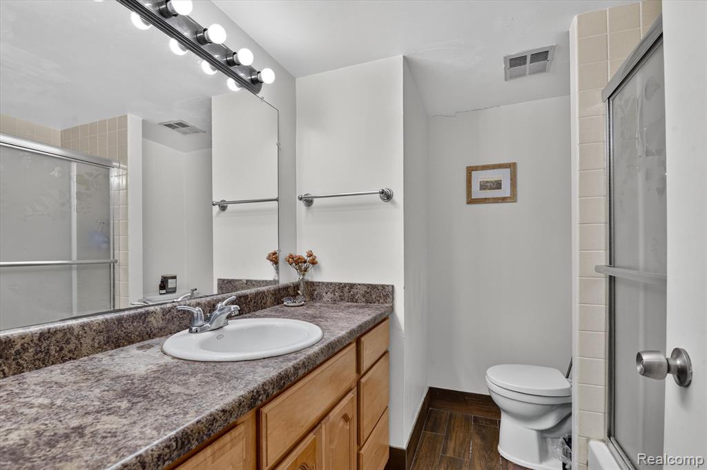 555 E William Street Property Photo 18