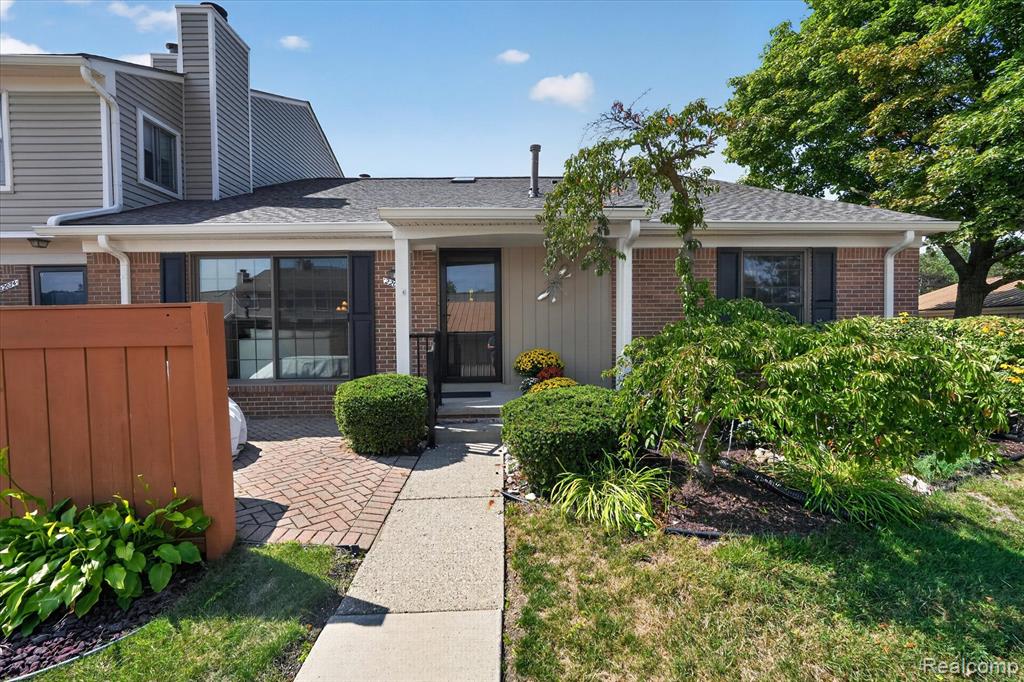 22076 Edgewater Property Photo 1