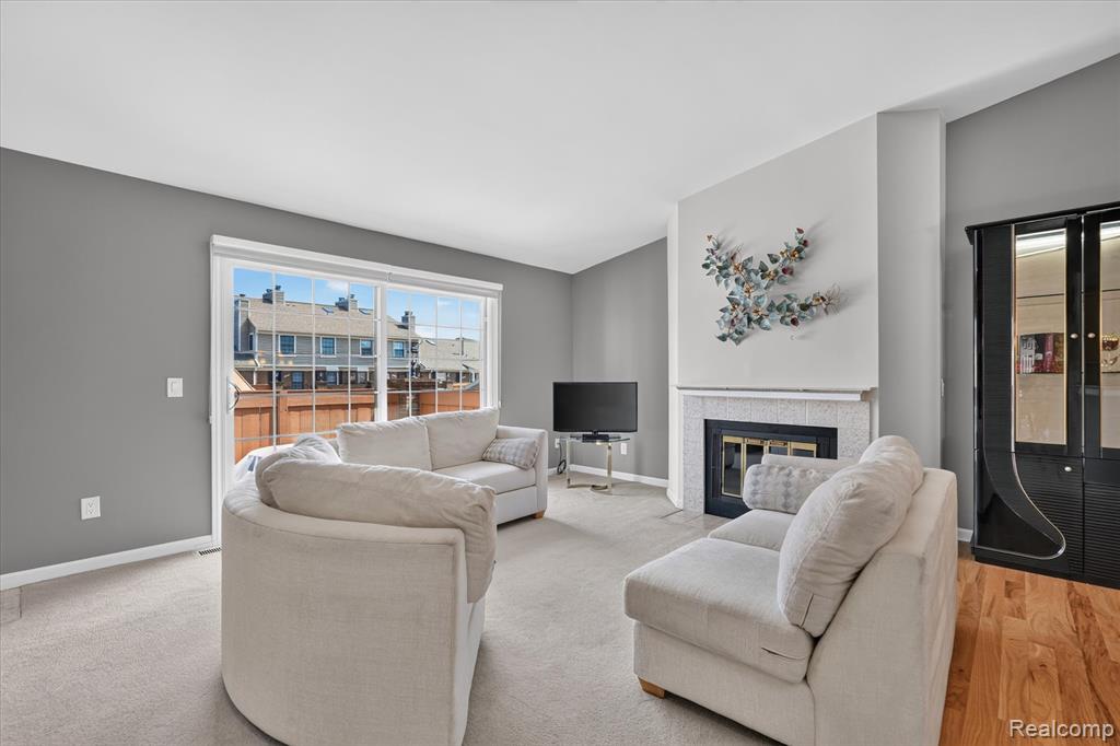 22076 Edgewater Property Photo 7