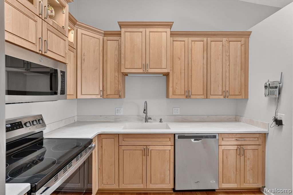 22076 Edgewater Property Photo 15