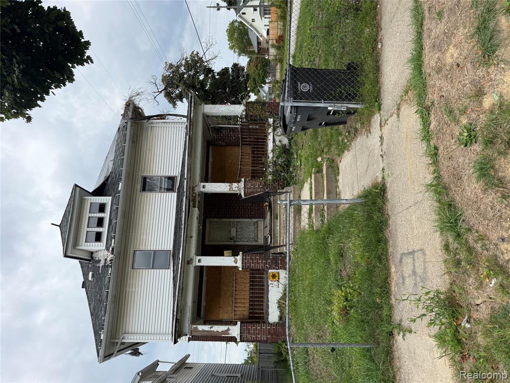 2025 Adams Avenue