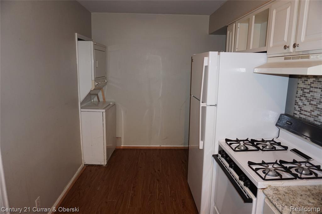 22671 Garrison Street Property Photo 10