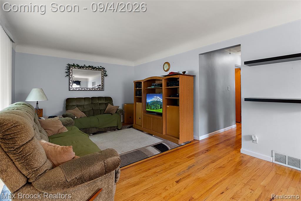 15812 Hanover Avenue Property Photo 2