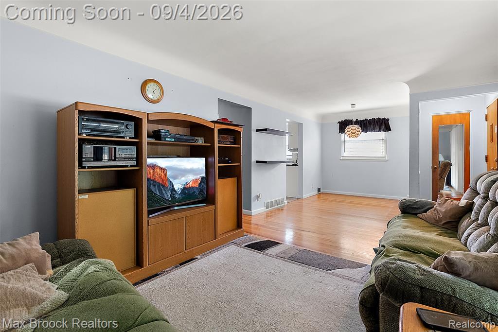 15812 Hanover Avenue Property Photo 4