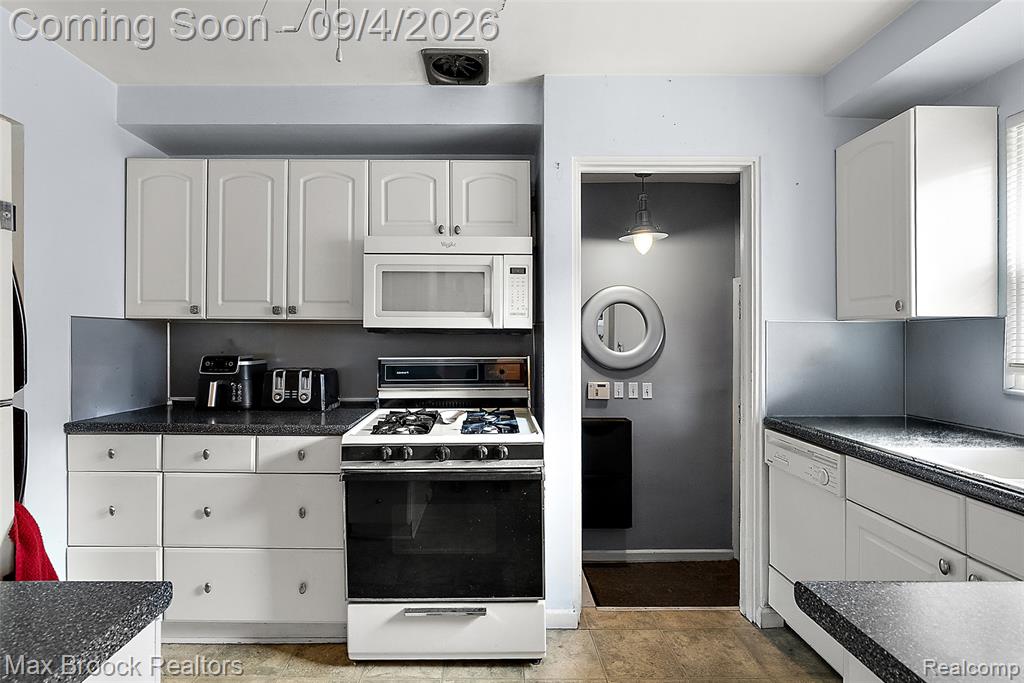 15812 Hanover Avenue Property Photo 7