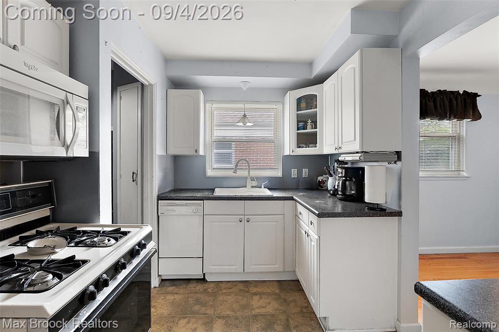 15812 Hanover Avenue Property Photo 8