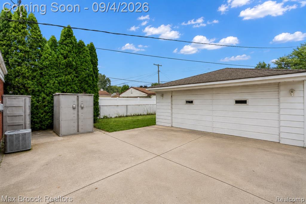 15812 Hanover Avenue Property Photo 25