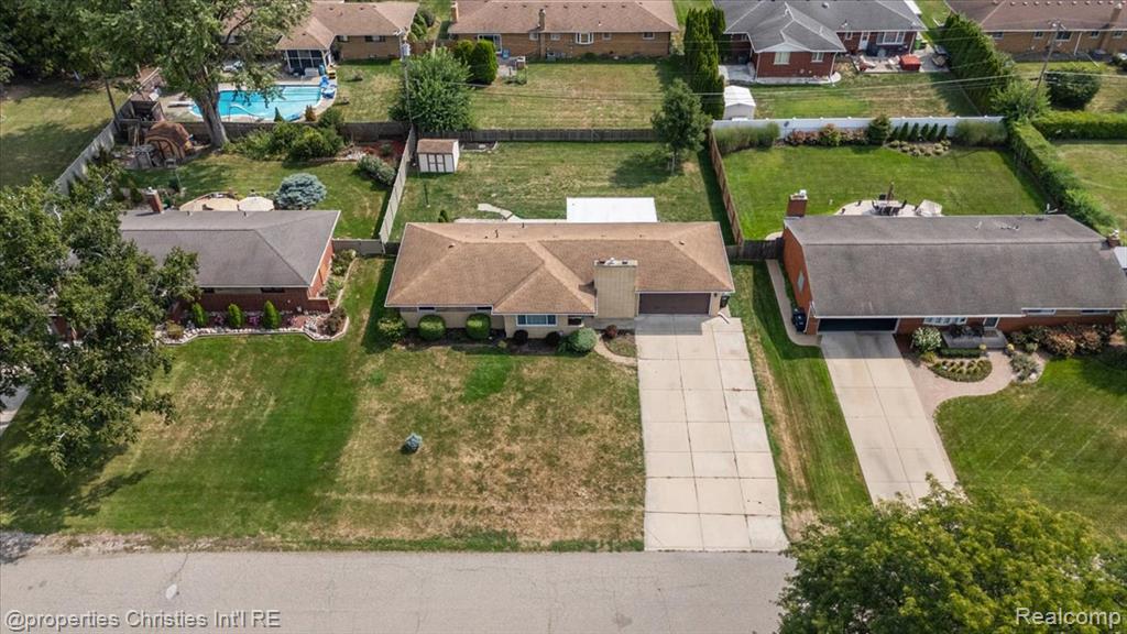 37674 Andrew Drive Property Photo 4