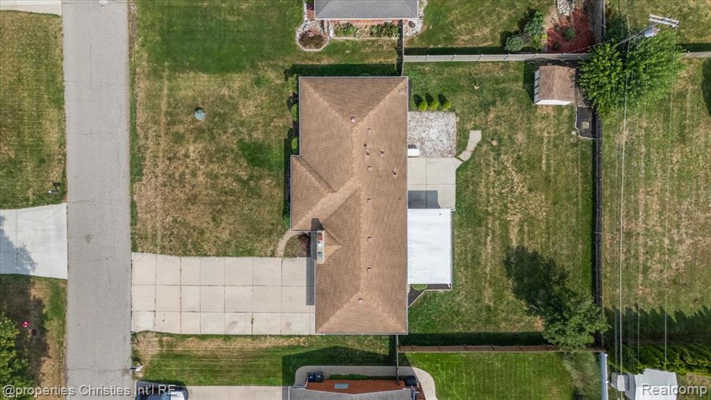 37674 Andrew Drive Property Photo 5