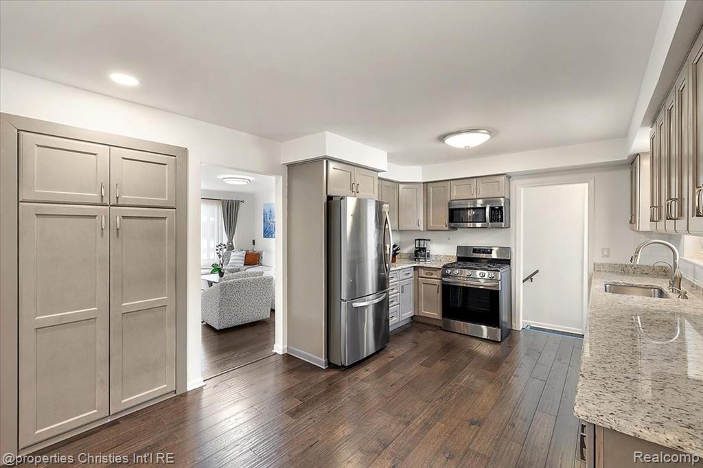 37674 Andrew Drive Property Photo 13