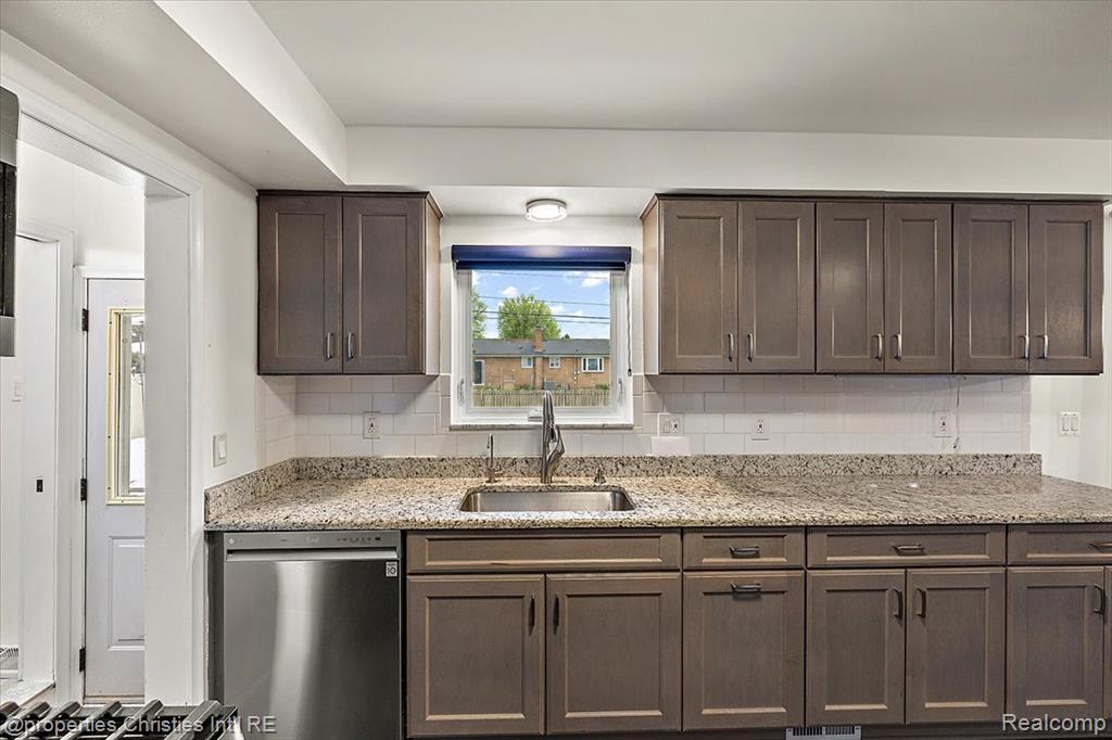 37674 Andrew Drive Property Photo 17