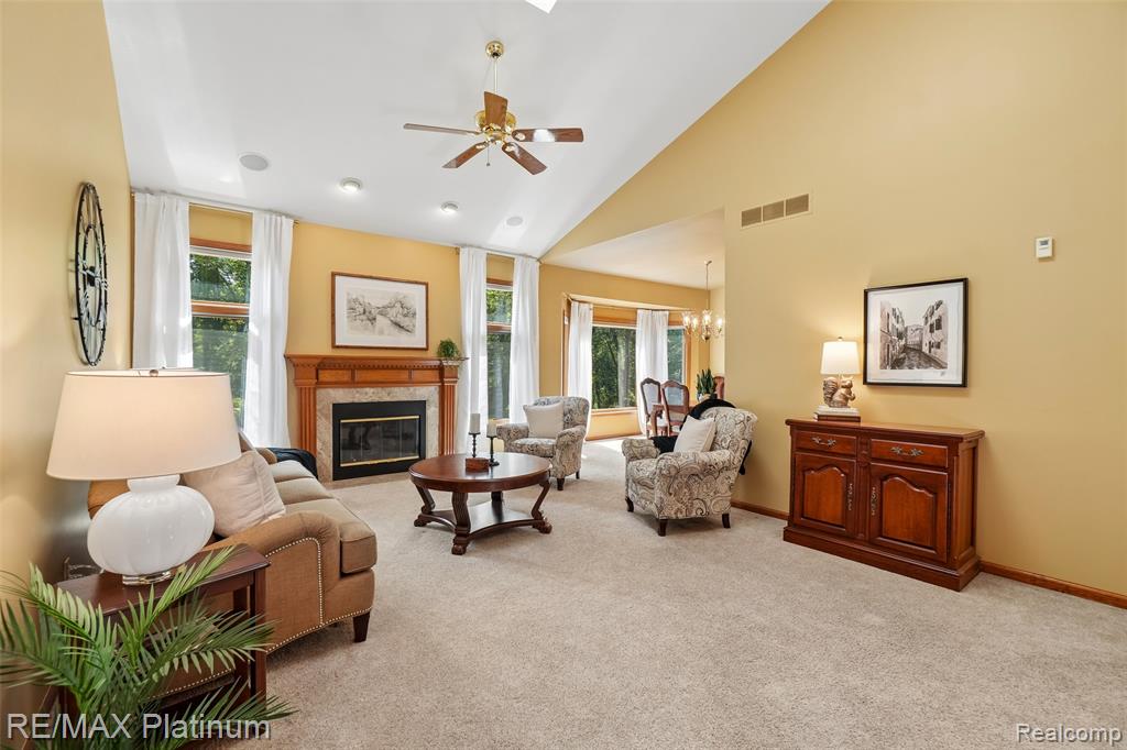10688 Eagle Ravine Drive Property Photo 5