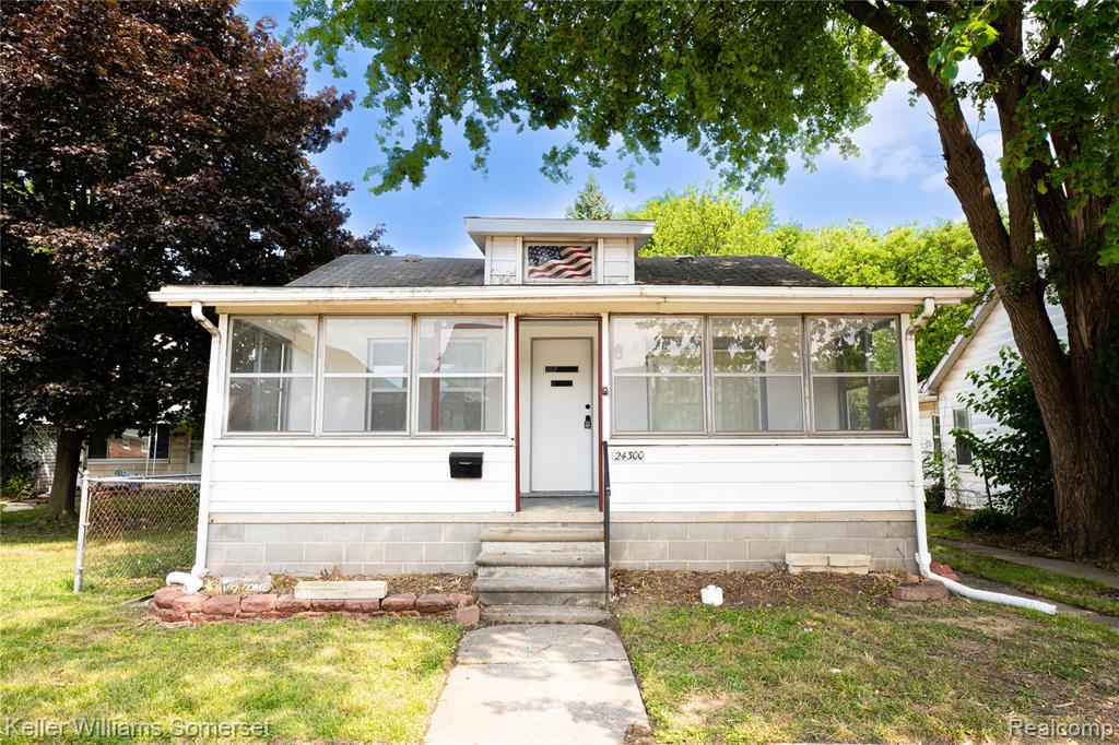 24300 Melrose Avenue Property Photo 1