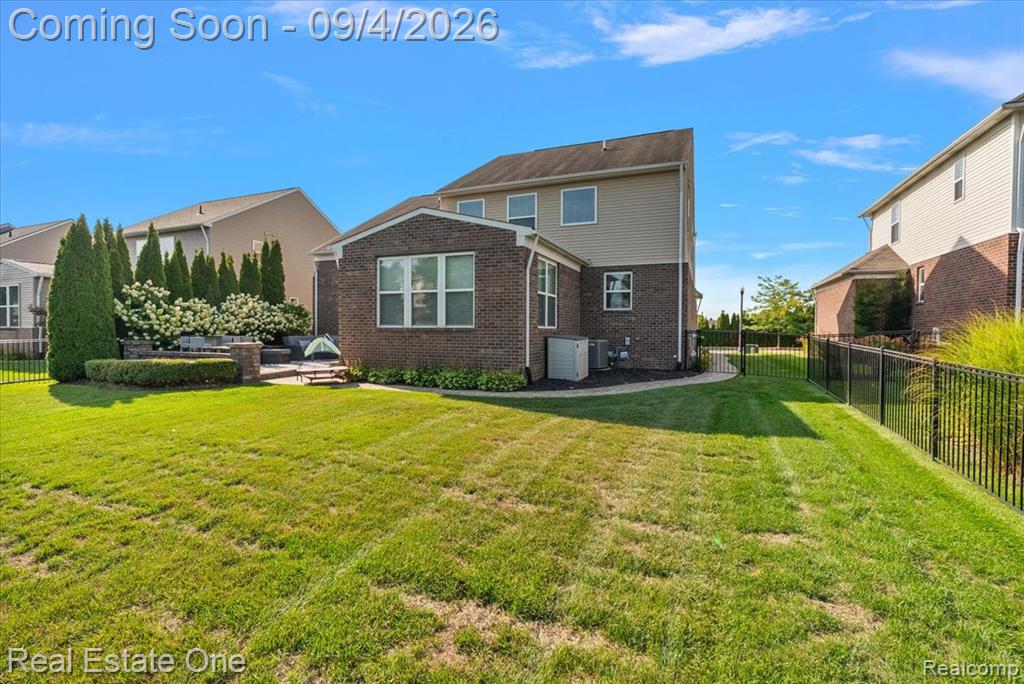 15817 Diamante Drive Property Photo 7