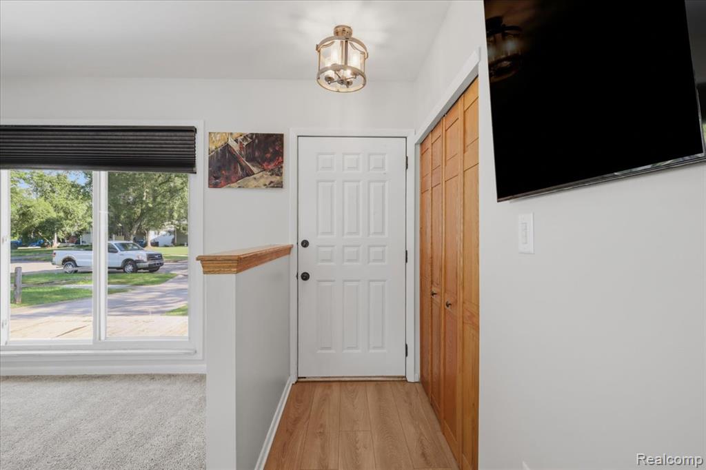 316 Tamarac Drive Property Photo 5