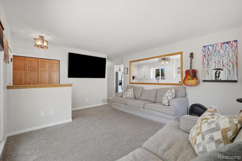 316 Tamarac Drive Property Photo 8
