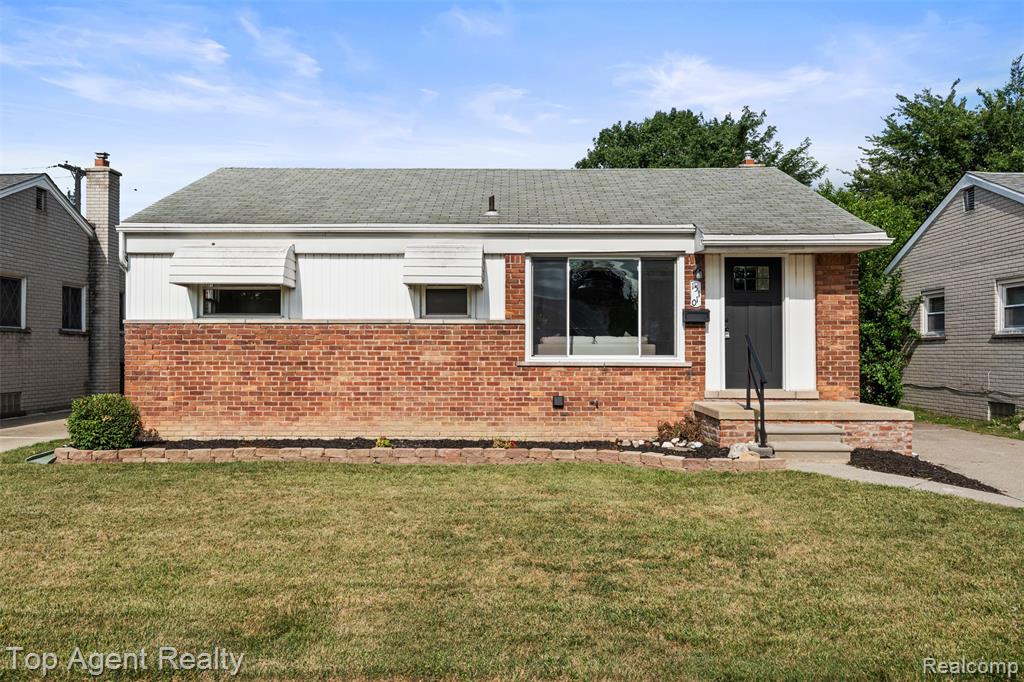 15110 Drake Street Property Photo 2