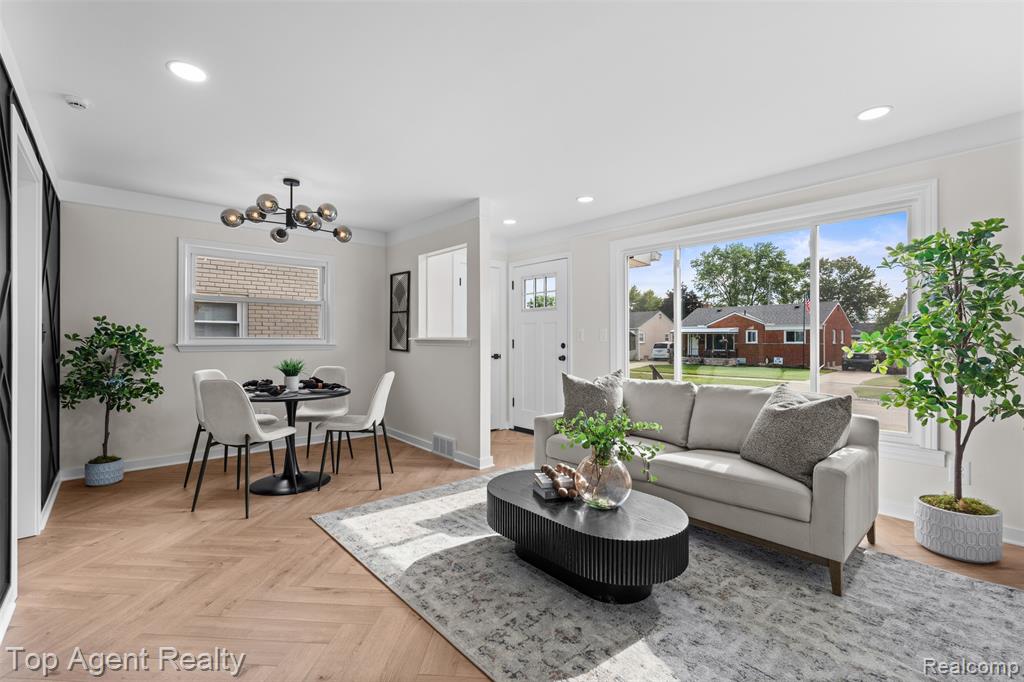 15110 Drake Street Property Photo 10