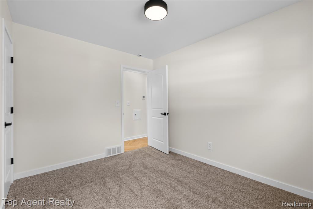 15110 Drake Street Property Photo 19