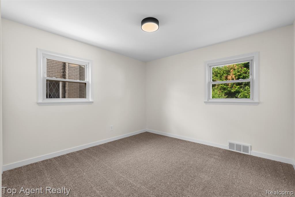 15110 Drake Street Property Photo 20