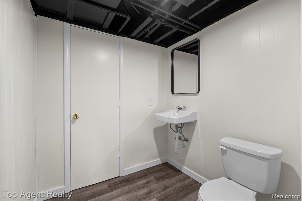 15110 Drake Street Property Photo 26