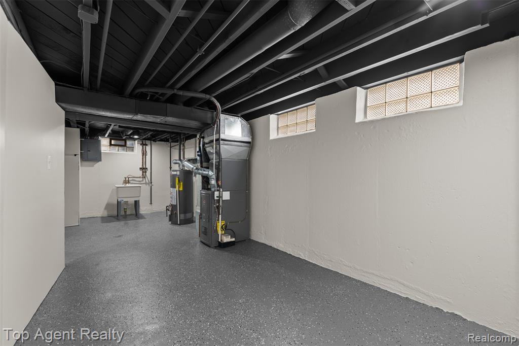 15110 Drake Street Property Photo 27