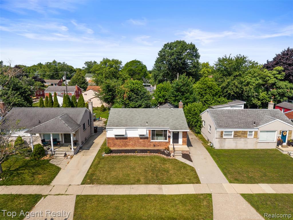 15110 Drake Street Property Photo 34