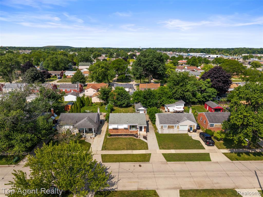 15110 Drake Street Property Photo 36