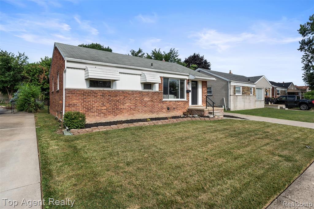 15110 Drake Street Property Photo 42