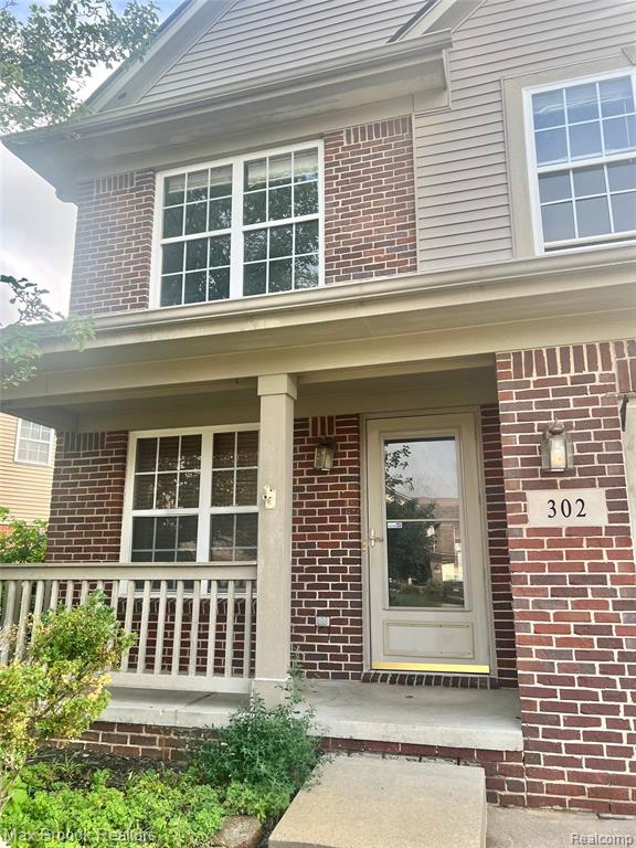 302 Summerfield Drive Property Photo 1
