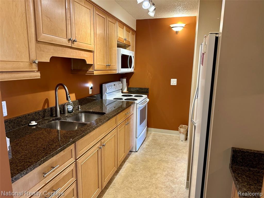 21800 Morley Avenue Property Photo 12