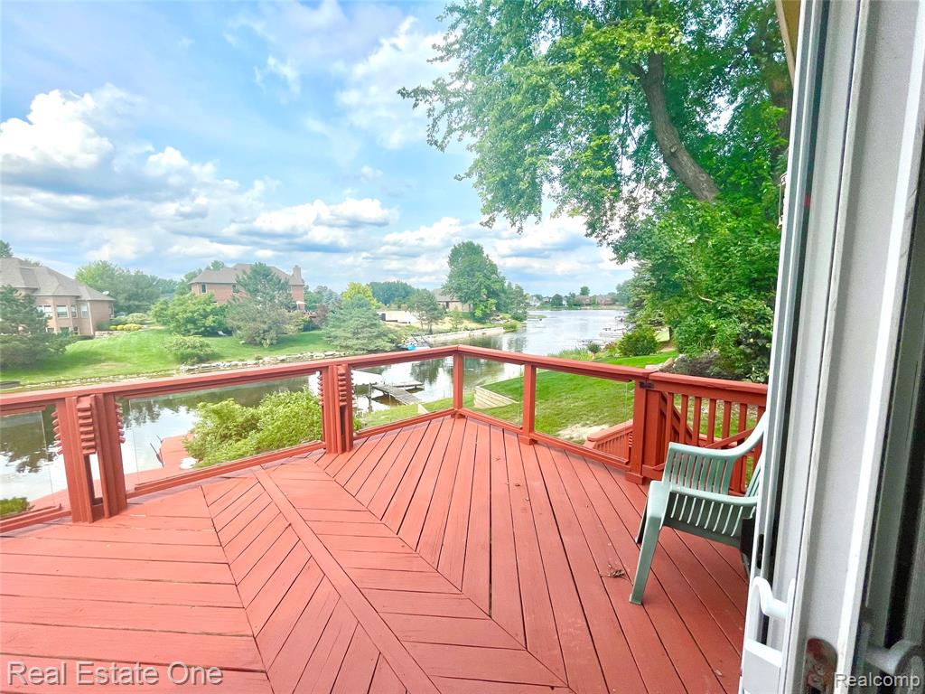 1910 Harwood Drive Property Photo 7