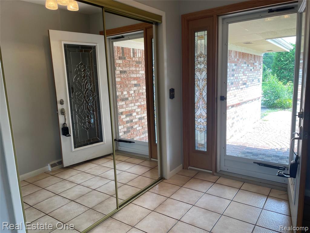 1910 Harwood Drive Property Photo 11