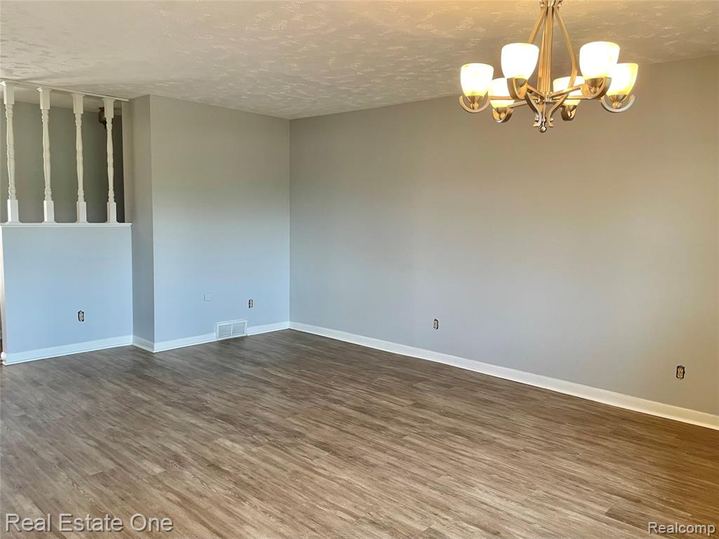 1910 Harwood Drive Property Photo 13
