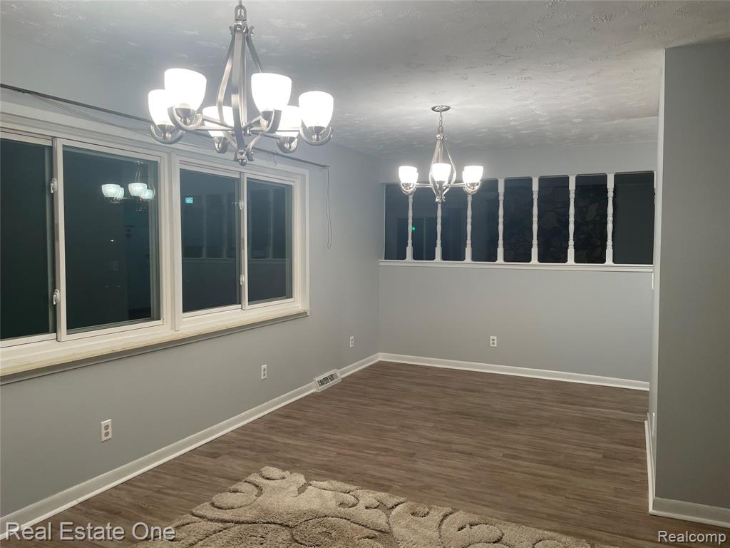1910 Harwood Drive Property Photo 14