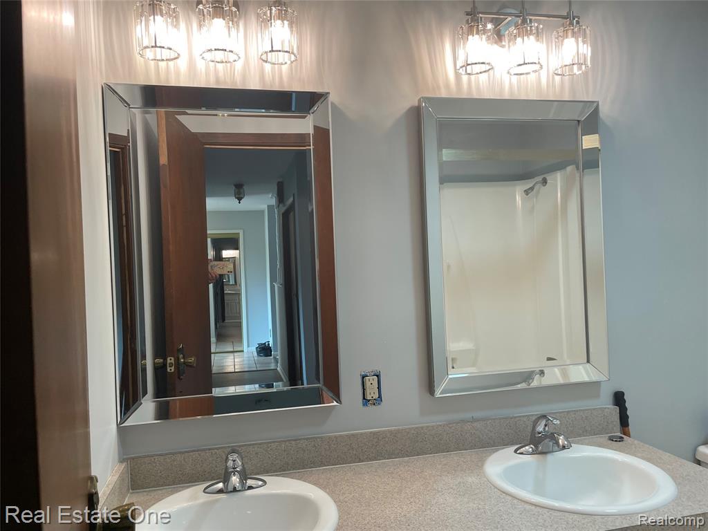 1910 Harwood Drive Property Photo 28