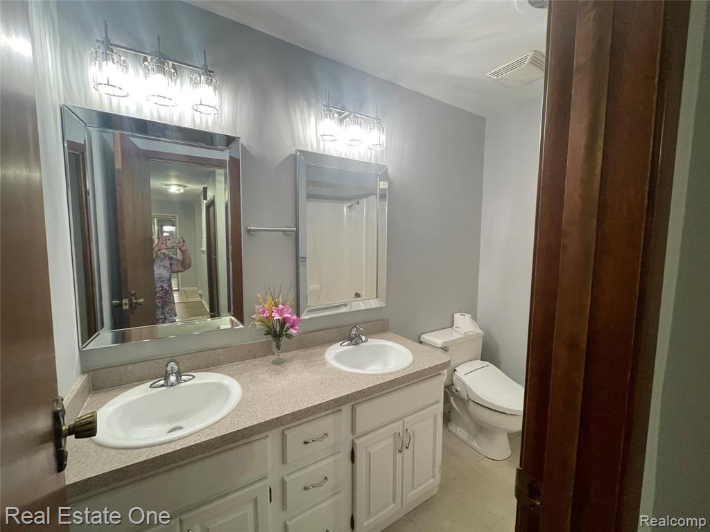 1910 Harwood Drive Property Photo 29
