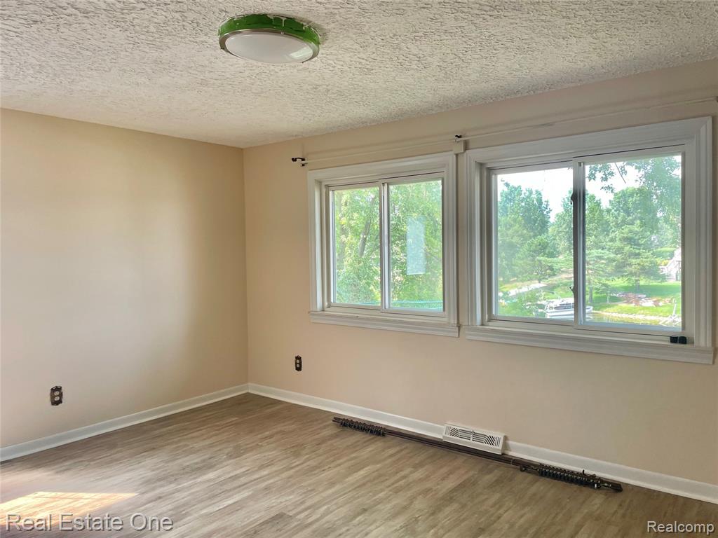 1910 Harwood Drive Property Photo 37