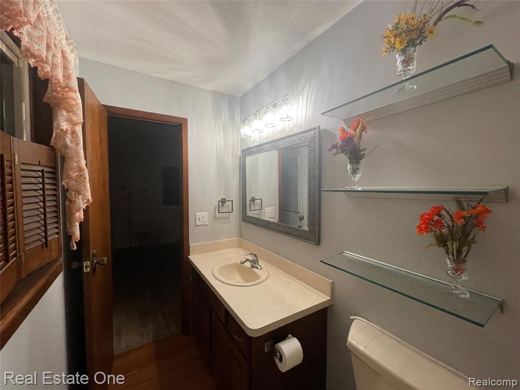 1910 Harwood Drive Property Photo 43