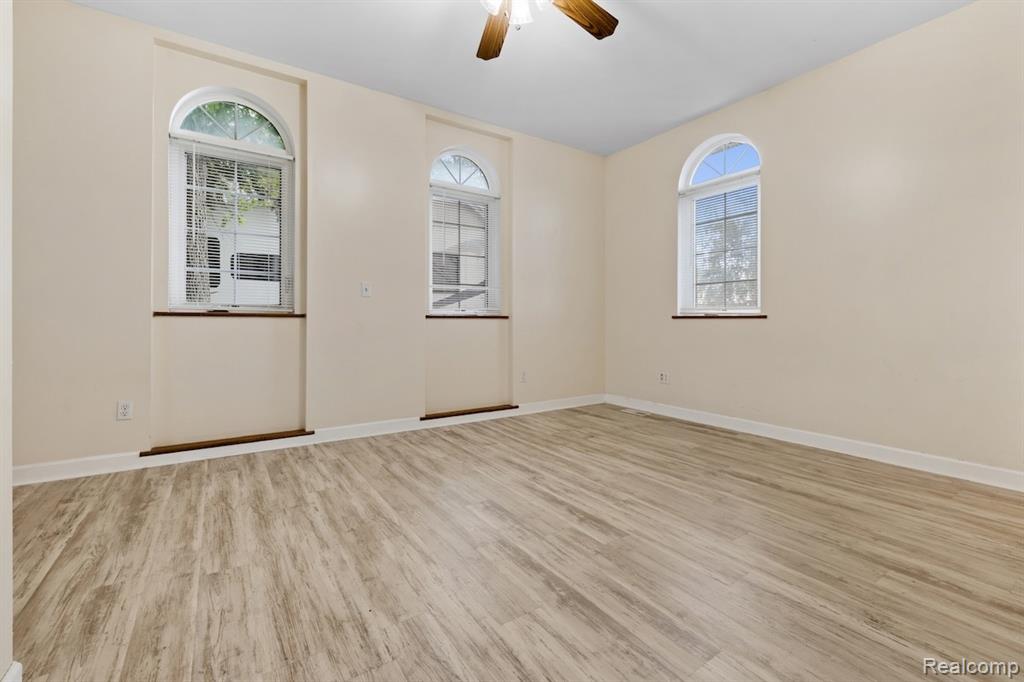 1821 Maxfield Road Property Photo 12