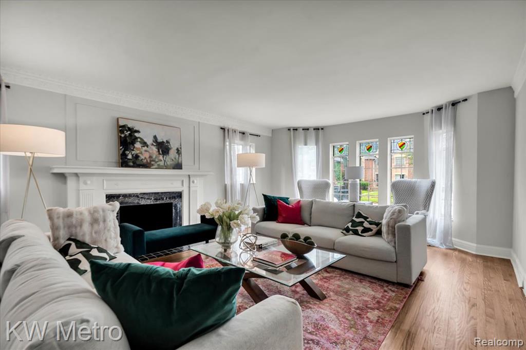 19022 Wildemere Street Property Photo 6