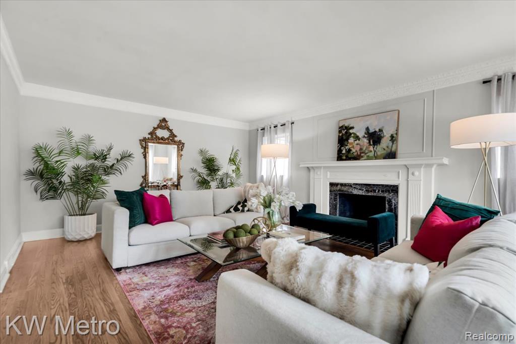 19022 Wildemere Street Property Photo 7