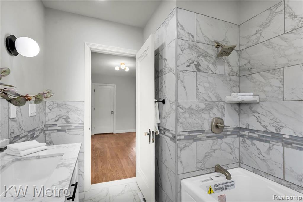 19022 Wildemere Street Property Photo 15
