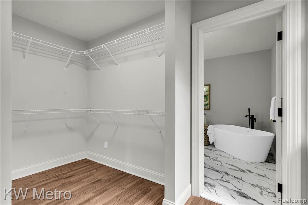 19022 Wildemere Street Property Photo 17